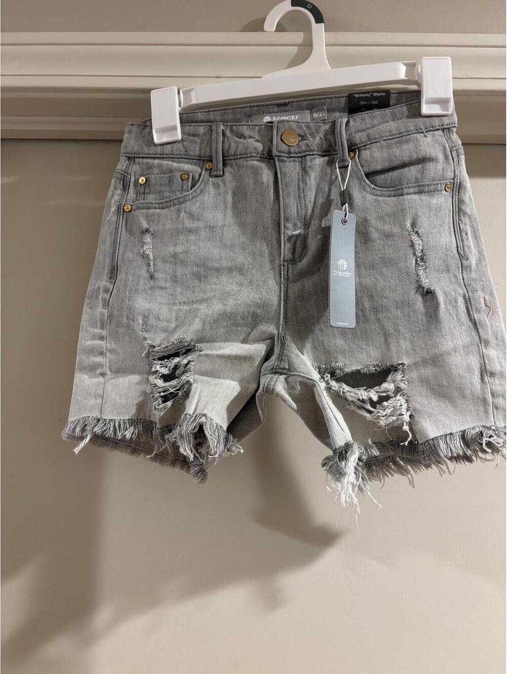 Tractr “Brittany” Shorts 0/25 Gray Distressed Denim Shorts Raw Hem Mid Rise NWT